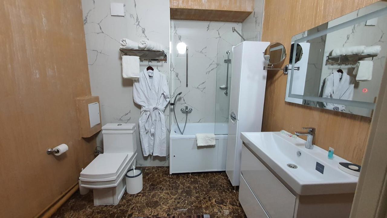 Lamiya Aparts Hotel Almaty Esterno foto