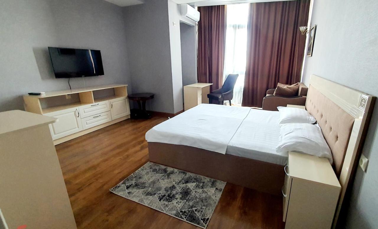 Lamiya Aparts Hotel Almaty Esterno foto