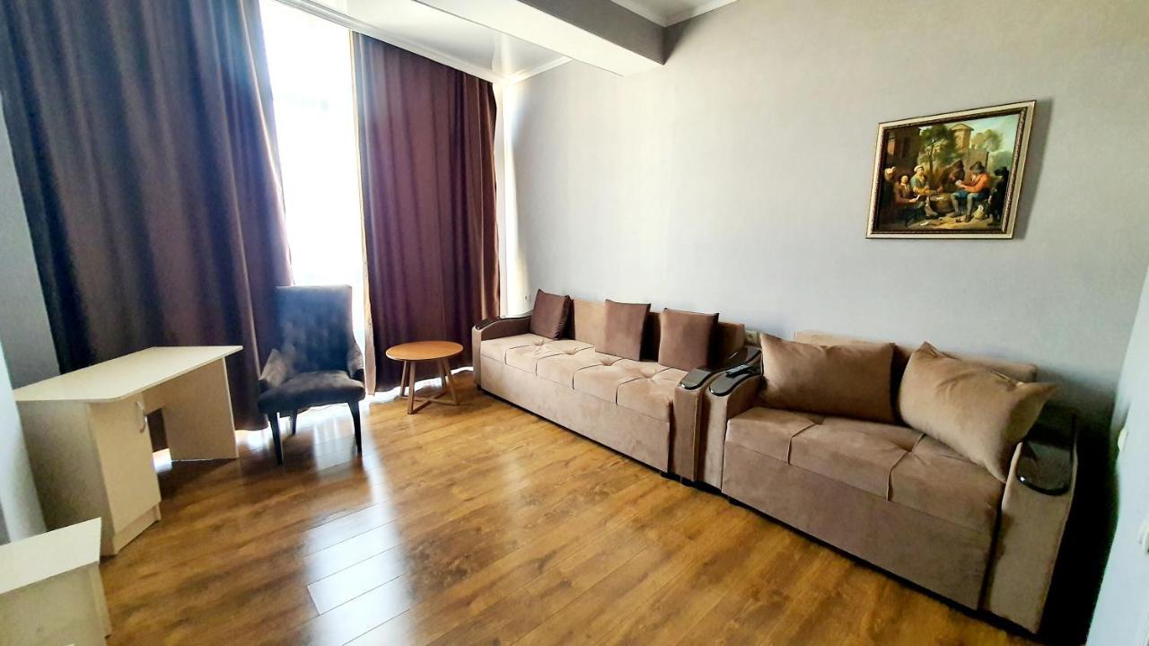 Lamiya Aparts Hotel Almaty Esterno foto